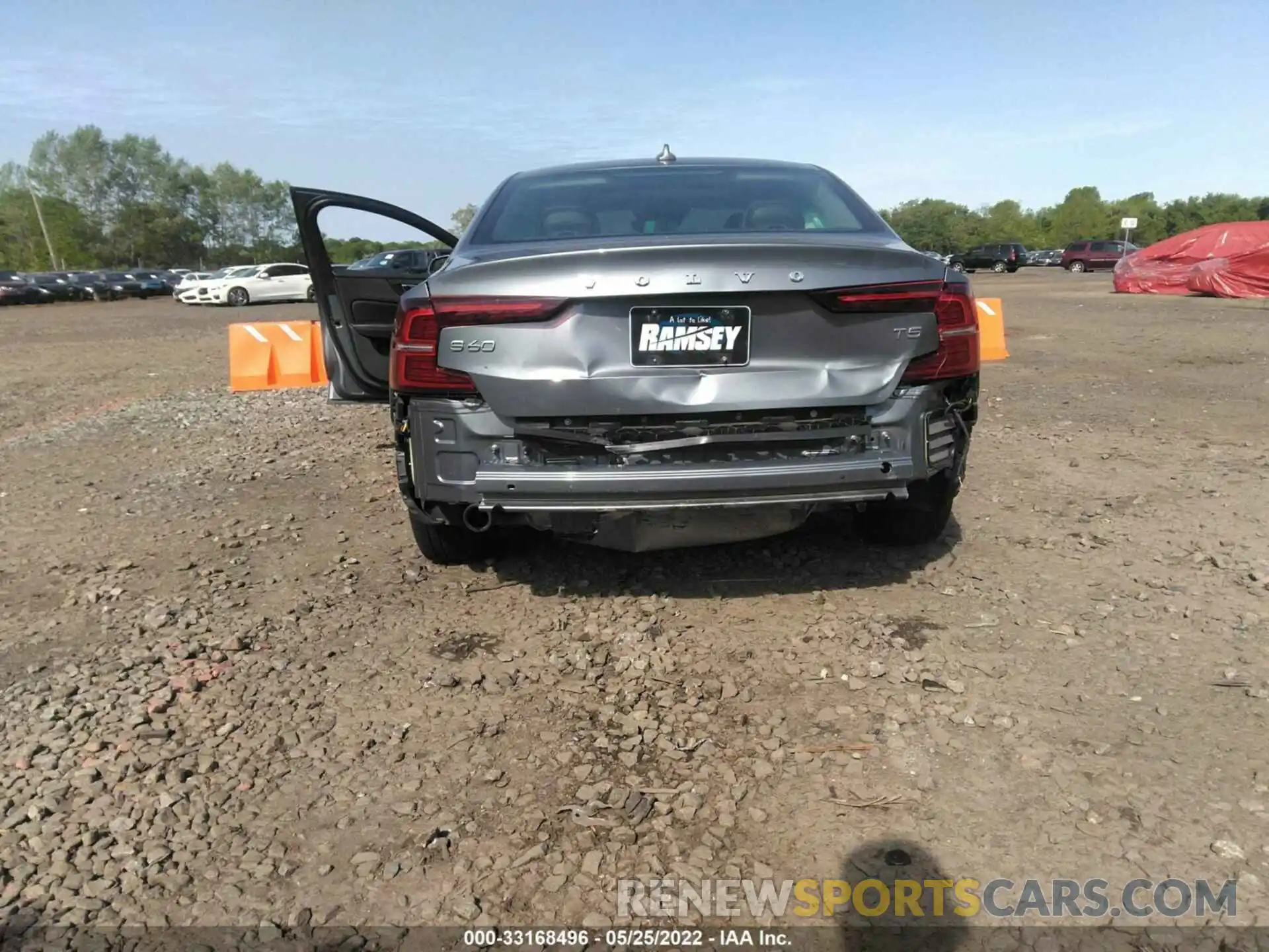 6 Photograph of a damaged car 7JR102FK9LG044519 VOLVO S60 2020