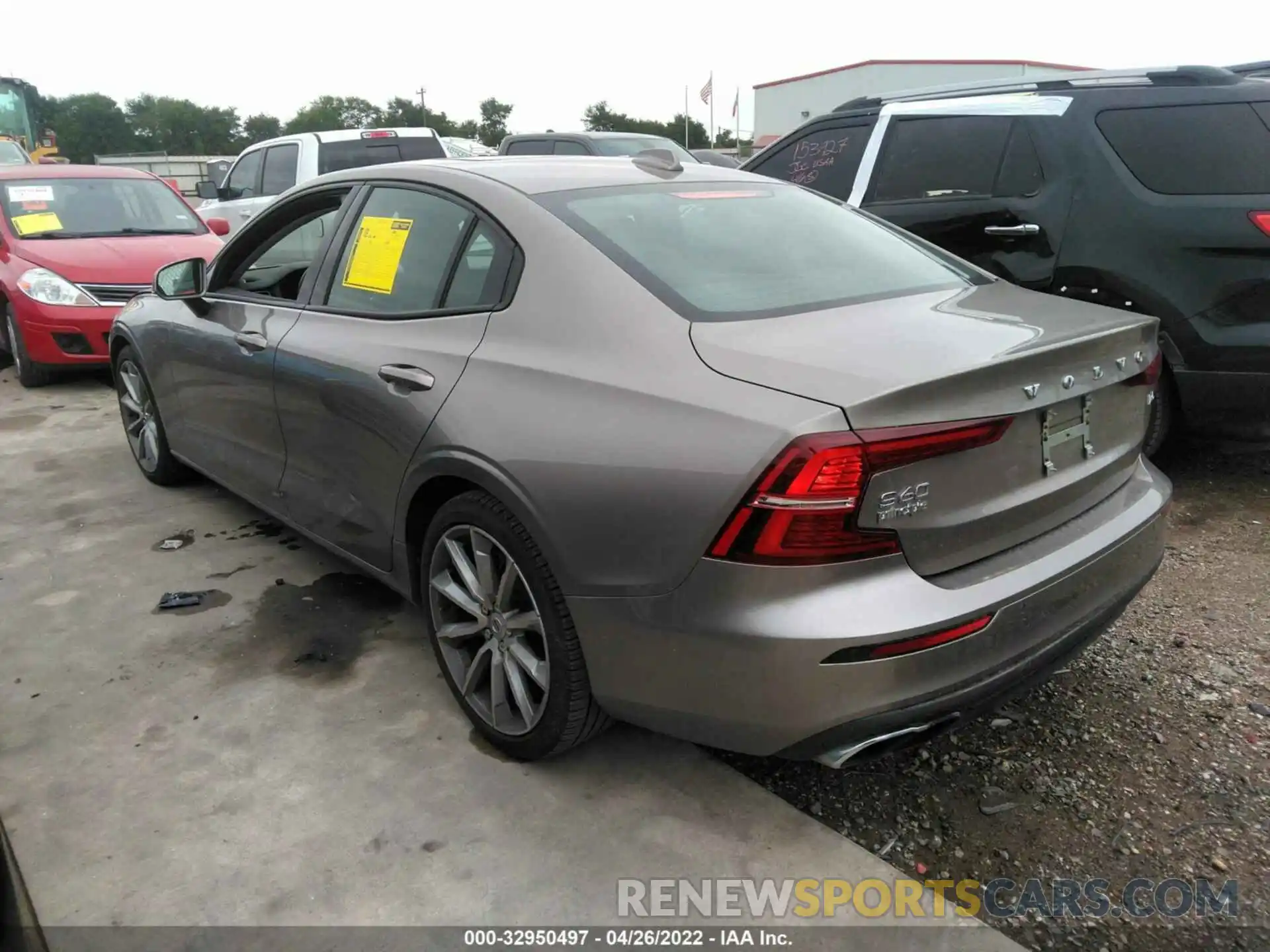 3 Photograph of a damaged car 7JR102FKXLG042083 VOLVO S60 2020