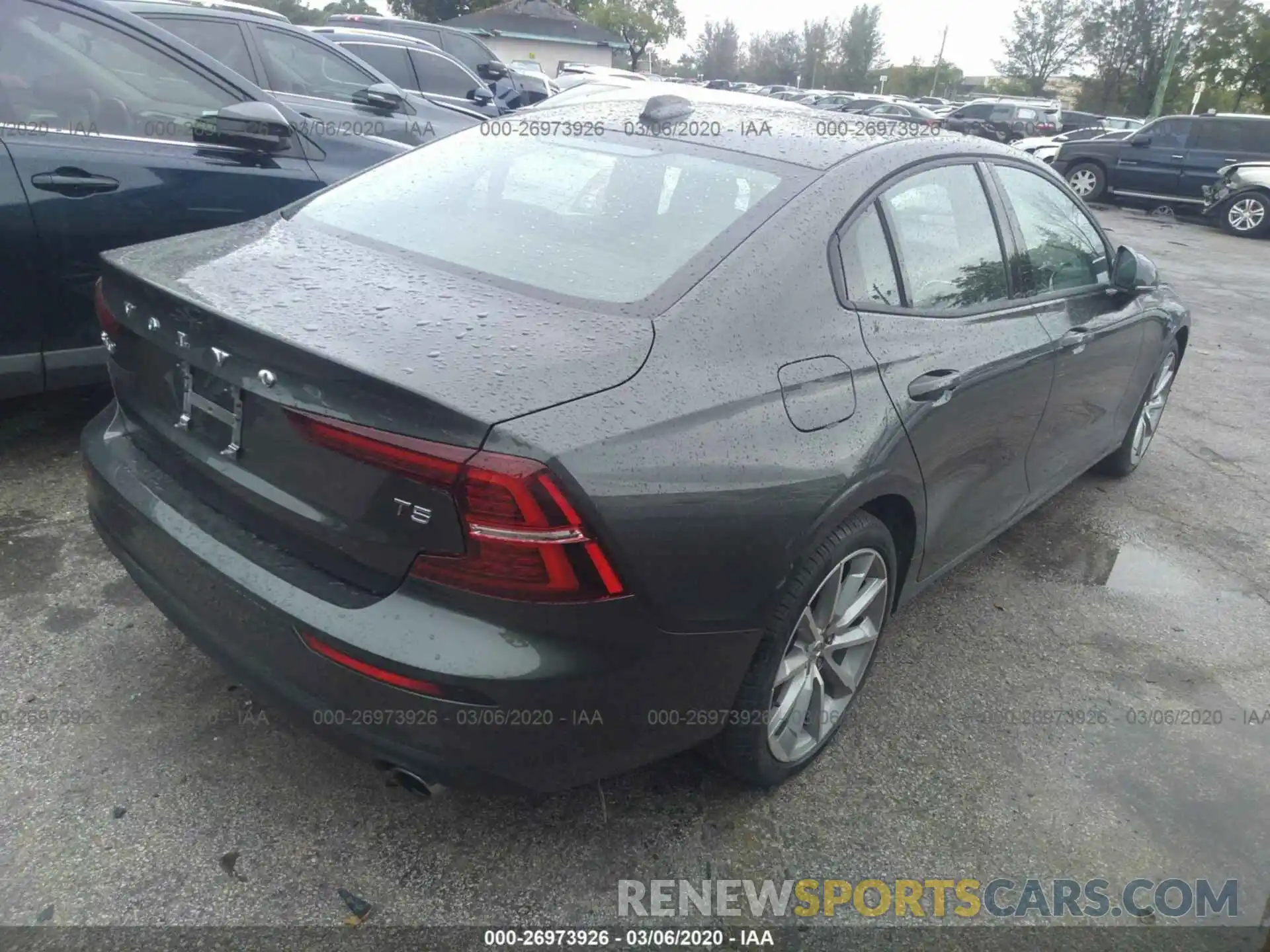 4 Photograph of a damaged car 7JR102FKXLG043668 VOLVO S60 2020