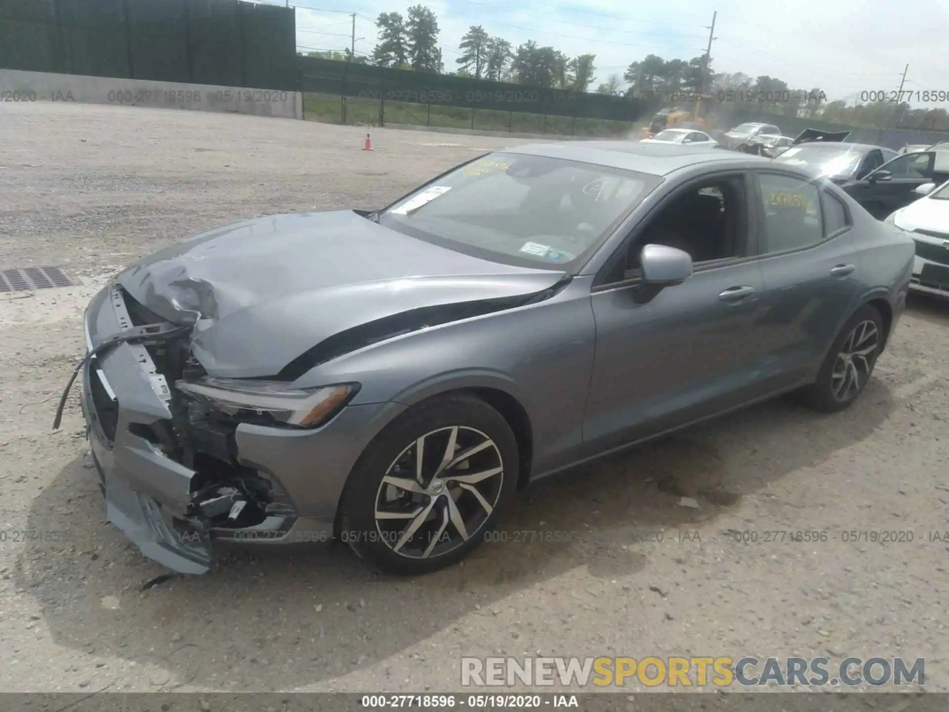 2 Photograph of a damaged car 7JR102FKXLG044416 VOLVO S60 2020