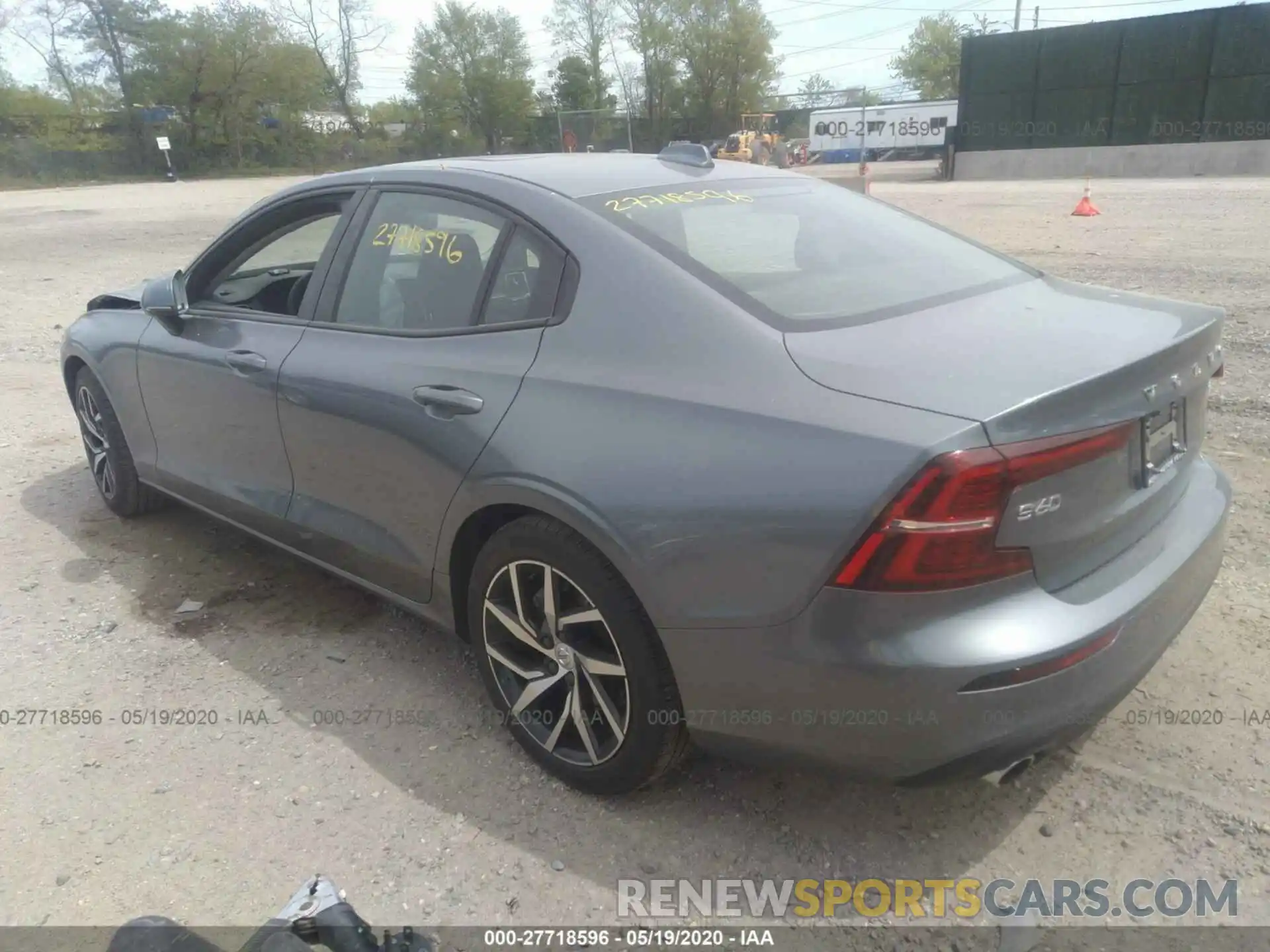 3 Photograph of a damaged car 7JR102FKXLG044416 VOLVO S60 2020