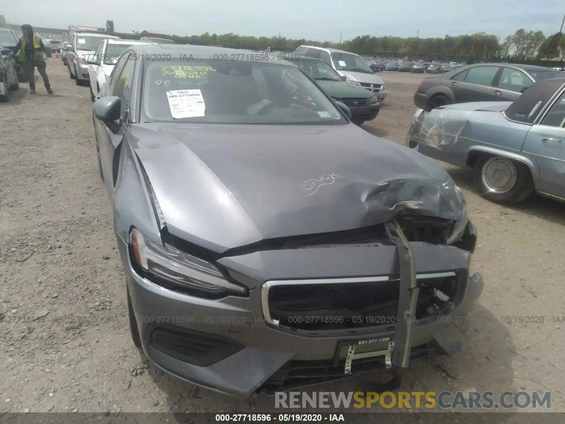 6 Photograph of a damaged car 7JR102FKXLG044416 VOLVO S60 2020