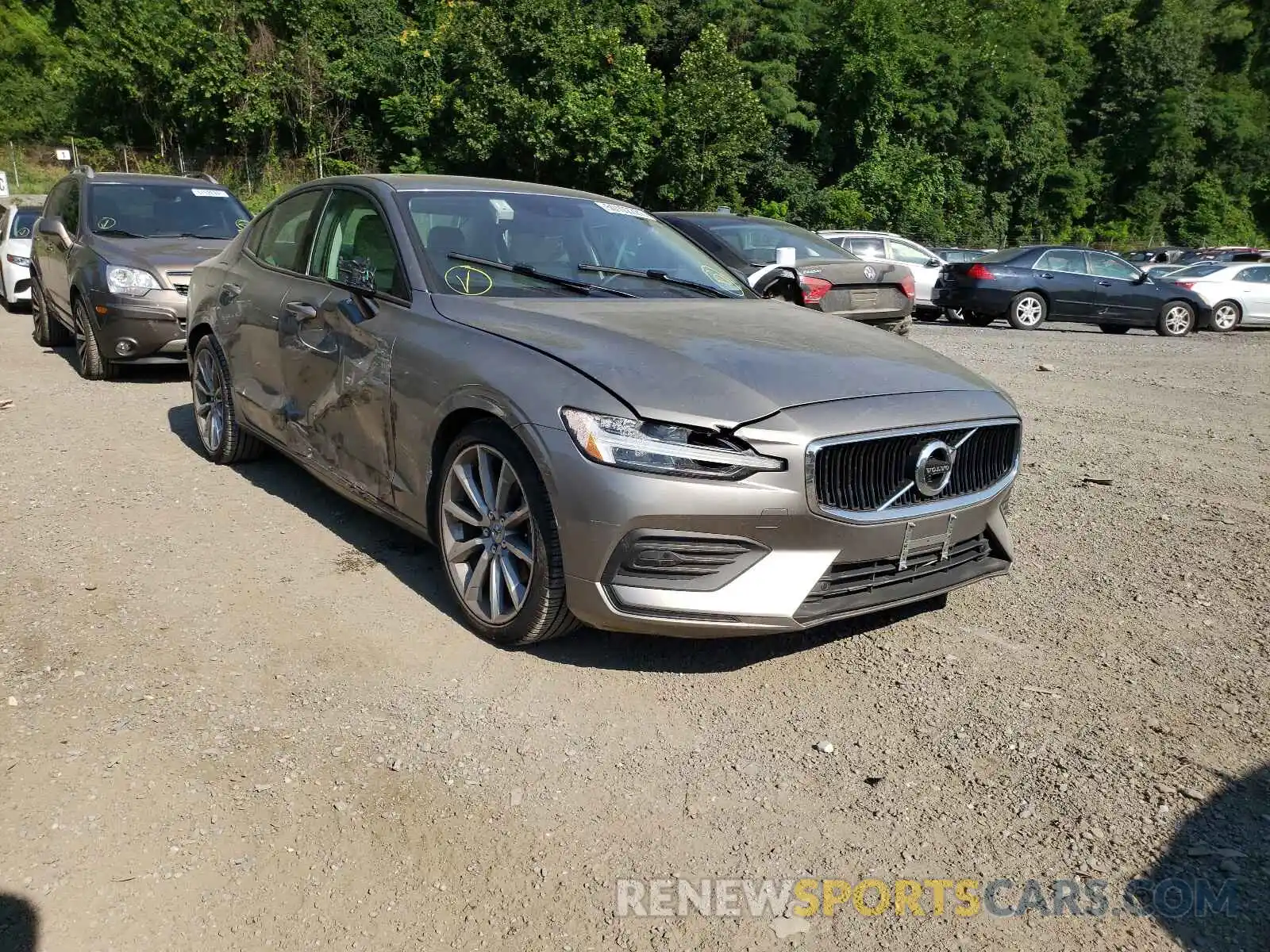 1 Photograph of a damaged car 7JR102FKXLG047574 VOLVO S60 2020