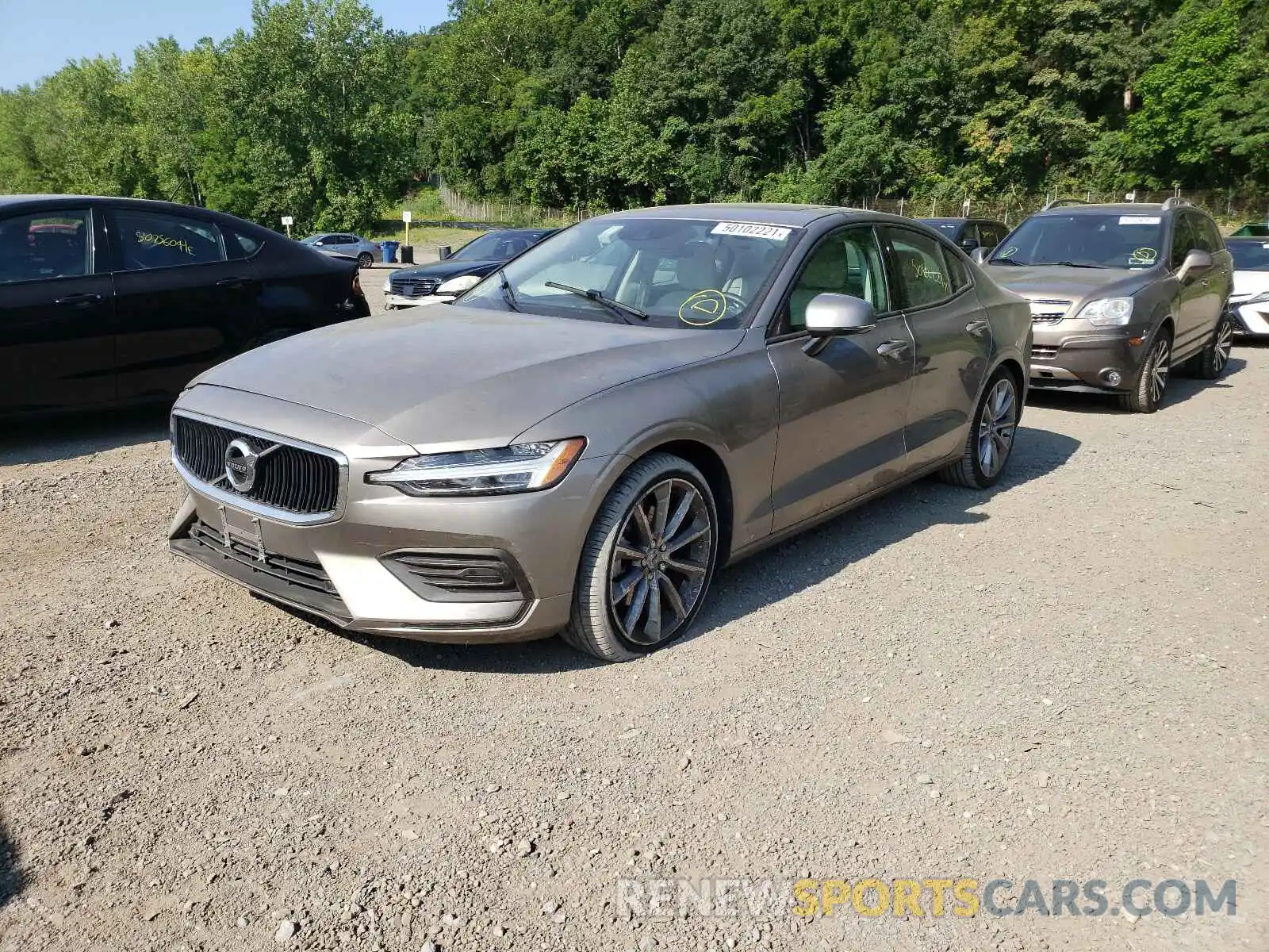 2 Photograph of a damaged car 7JR102FKXLG047574 VOLVO S60 2020