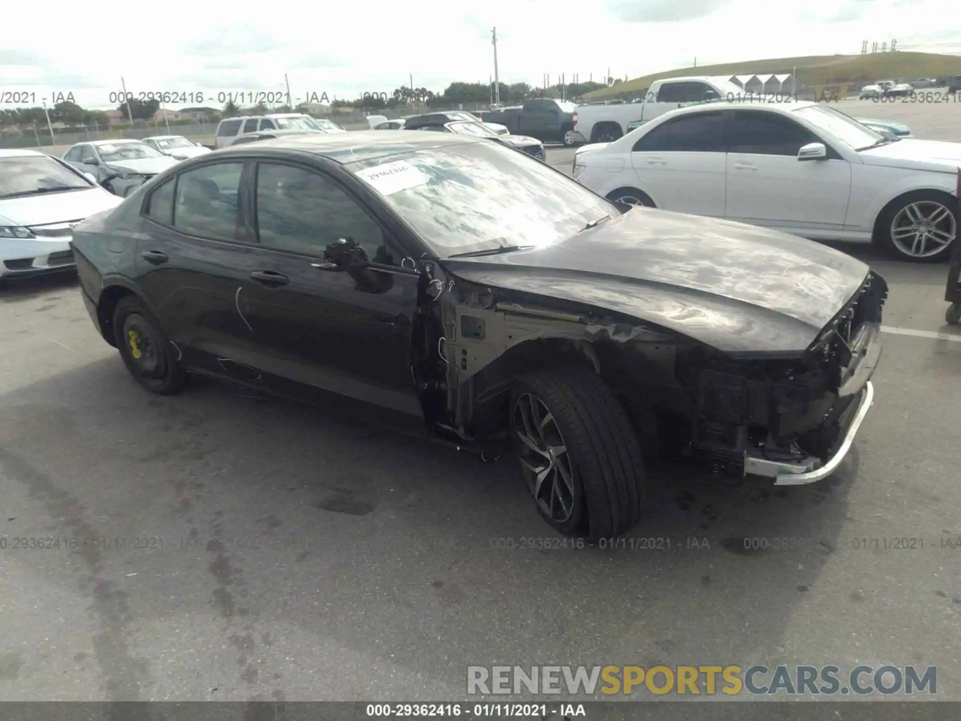 1 Photograph of a damaged car 7JR102FKXLG067002 VOLVO S60 2020