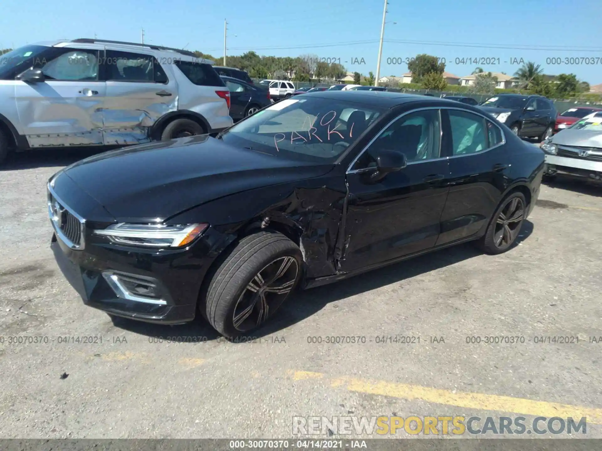 2 Photograph of a damaged car 7JR102FL6LG041912 VOLVO S60 2020