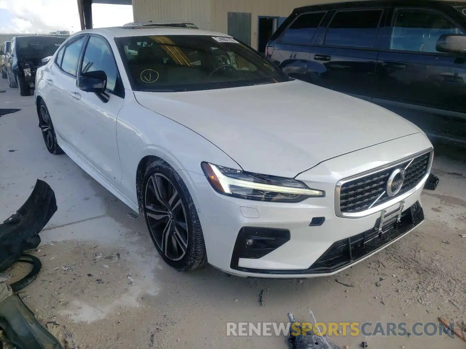 1 Photograph of a damaged car 7JR102FM2LG072082 VOLVO S60 2020