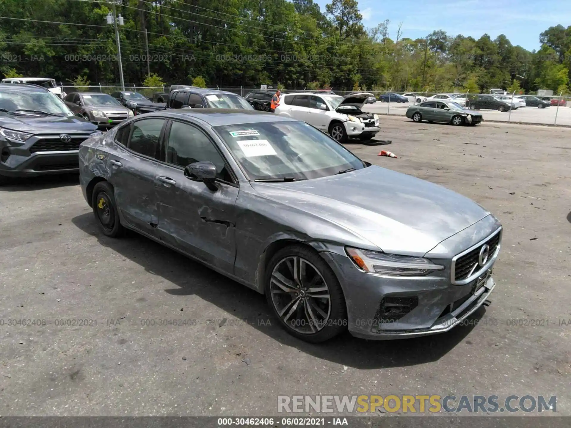 1 Photograph of a damaged car 7JR102FMXLG073092 VOLVO S60 2020