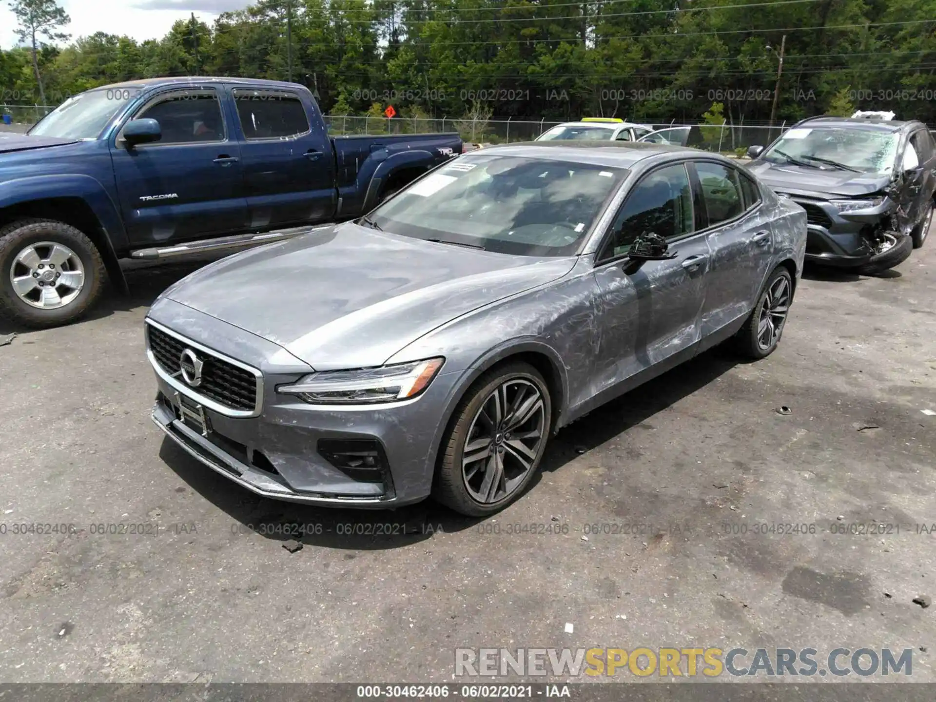 2 Photograph of a damaged car 7JR102FMXLG073092 VOLVO S60 2020