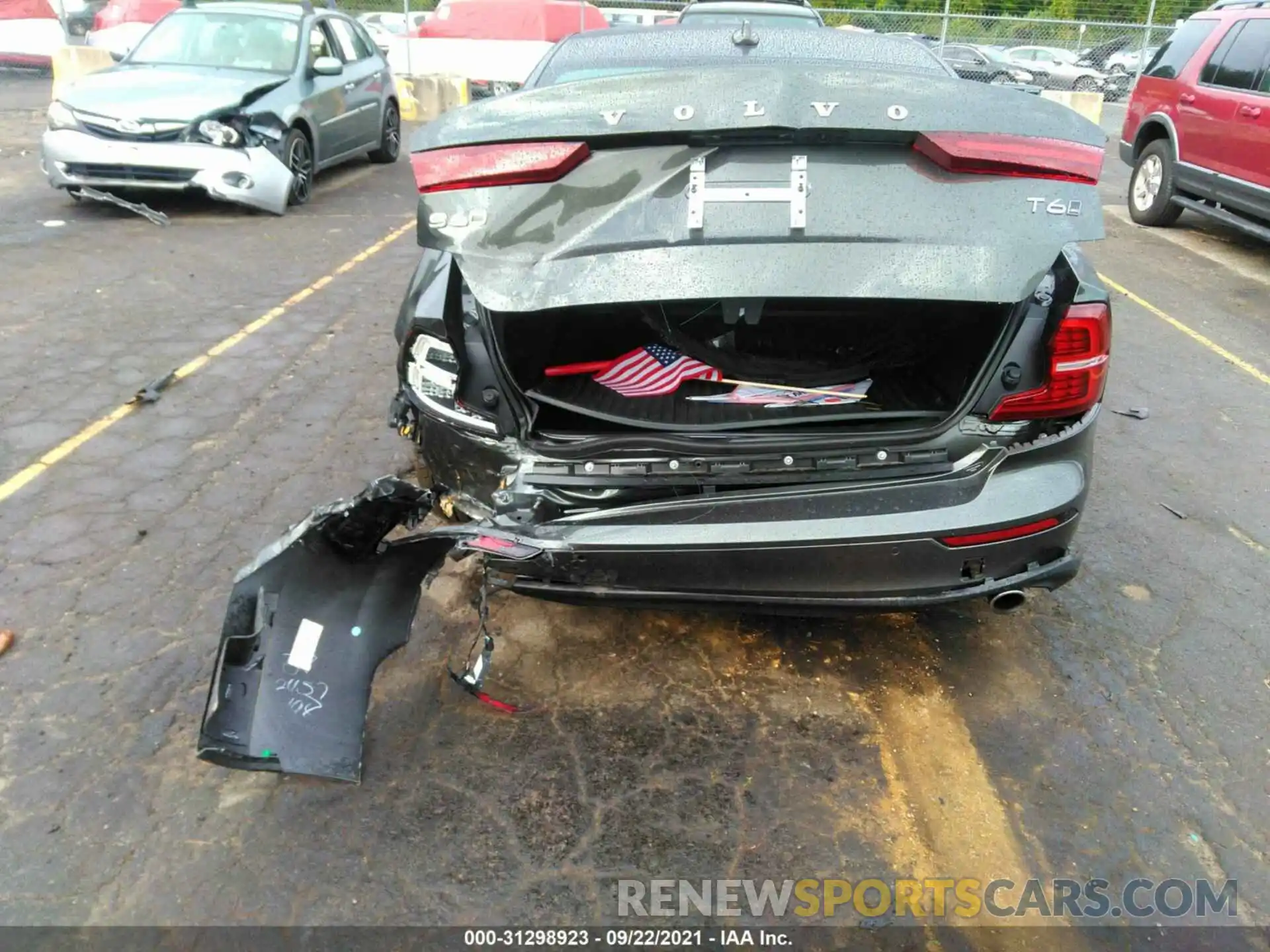 6 Photograph of a damaged car 7JRA22TK1LG038146 VOLVO S60 2020