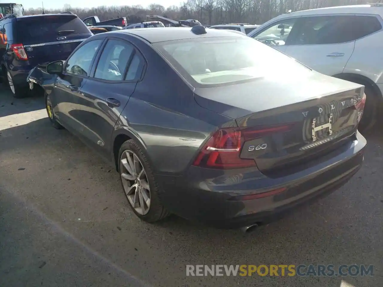 3 Photograph of a damaged car 7JRA22TK1LG043539 VOLVO S60 2020