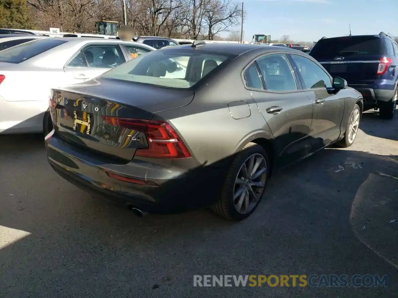 4 Photograph of a damaged car 7JRA22TK1LG043539 VOLVO S60 2020