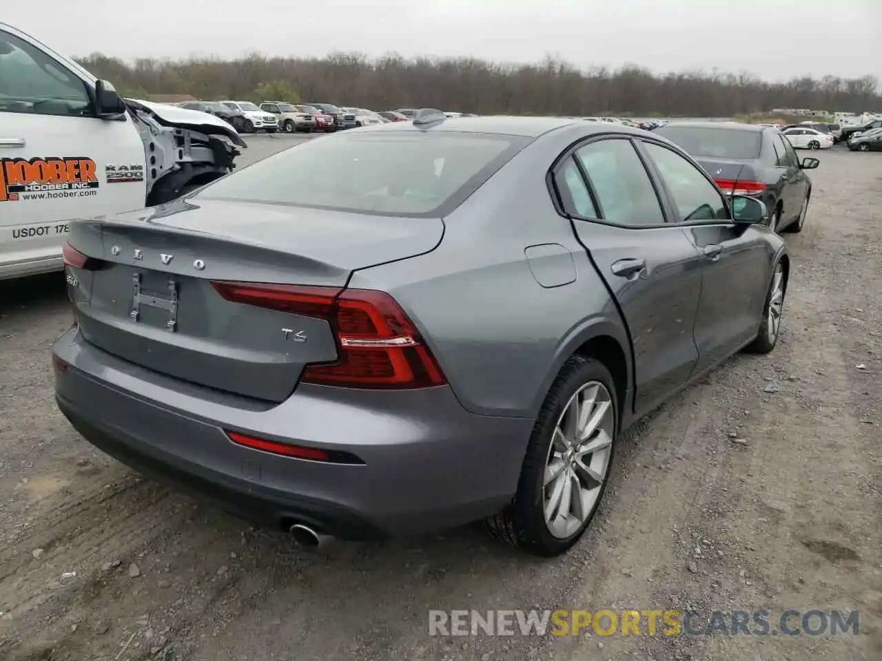 4 Photograph of a damaged car 7JRA22TK1LG048627 VOLVO S60 2020