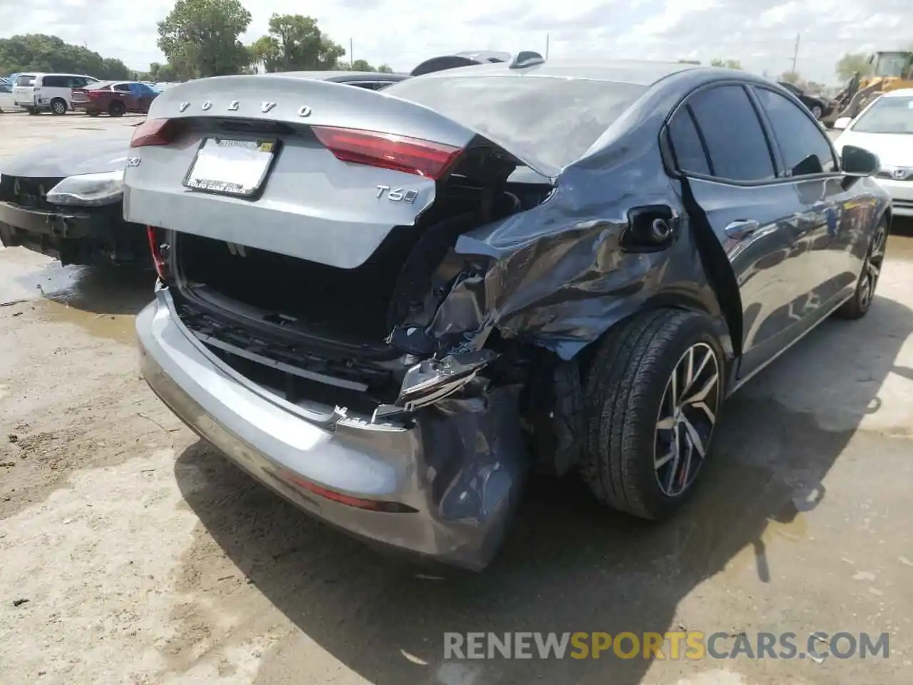 9 Photograph of a damaged car 7JRA22TK1LG048725 VOLVO S60 2020