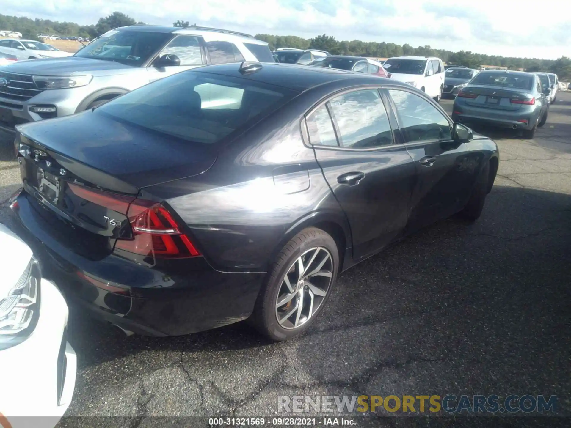 4 Photograph of a damaged car 7JRA22TK1LG057487 VOLVO S60 2020