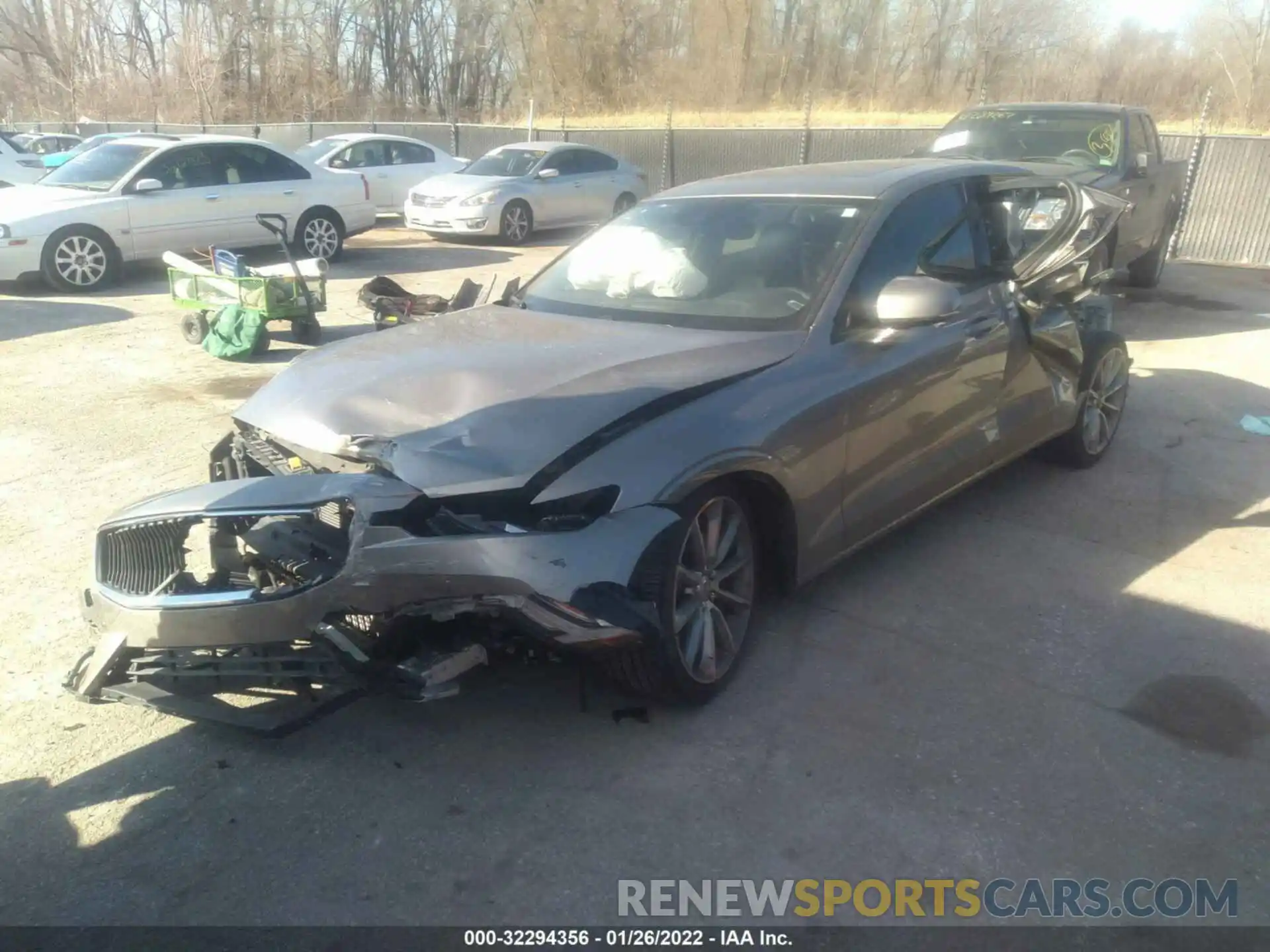 2 Photograph of a damaged car 7JRA22TK1LG065024 VOLVO S60 2020