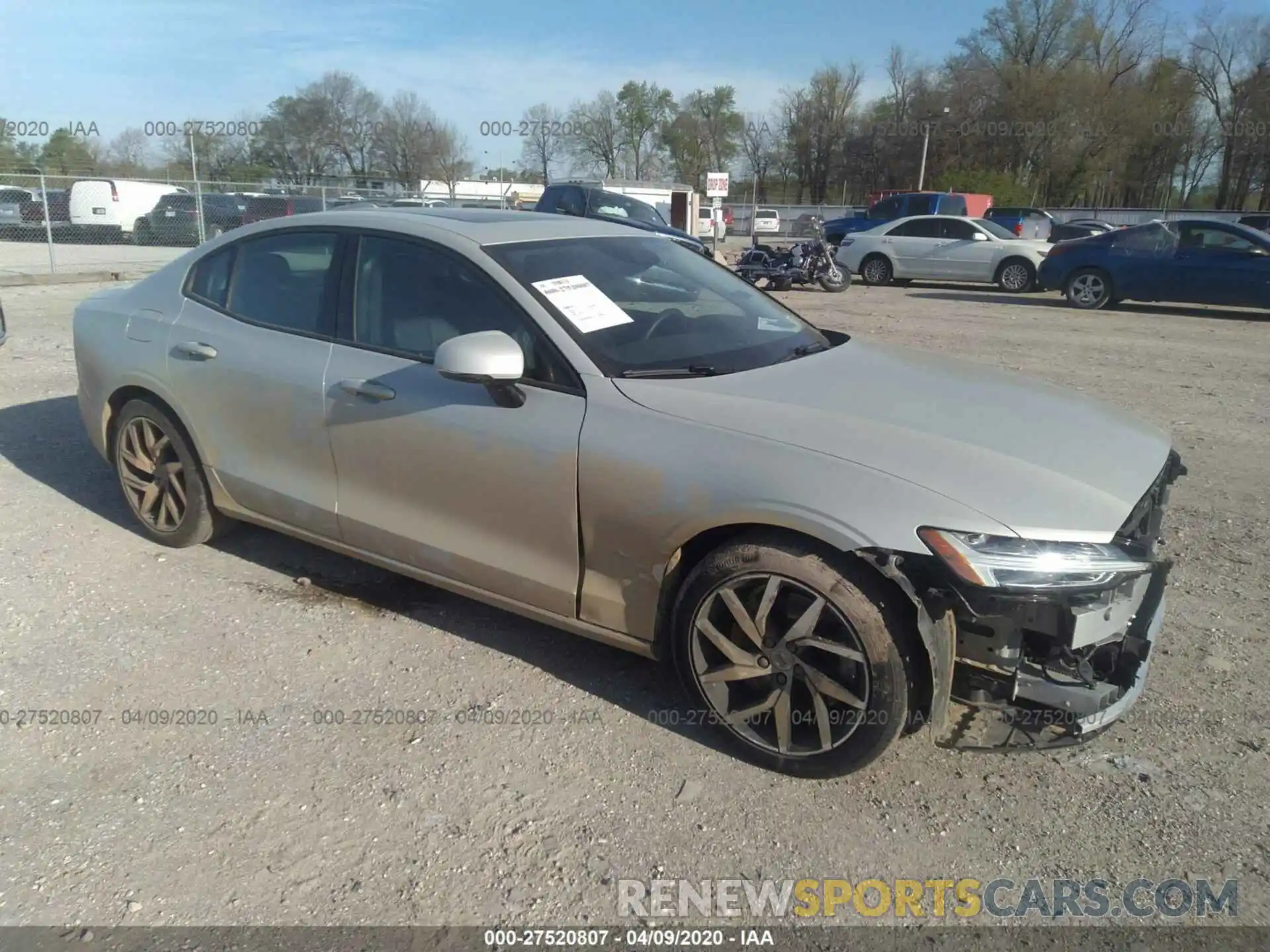 1 Photograph of a damaged car 7JRA22TK2LG035031 VOLVO S60 2020