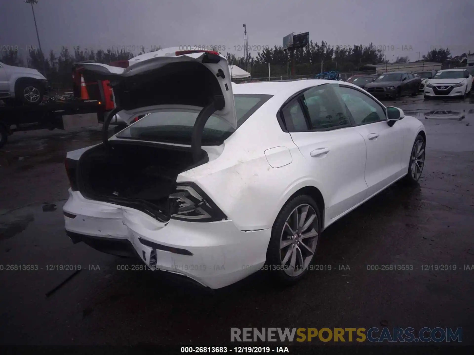 4 Photograph of a damaged car 7JRA22TK2LG040620 VOLVO S60 2020