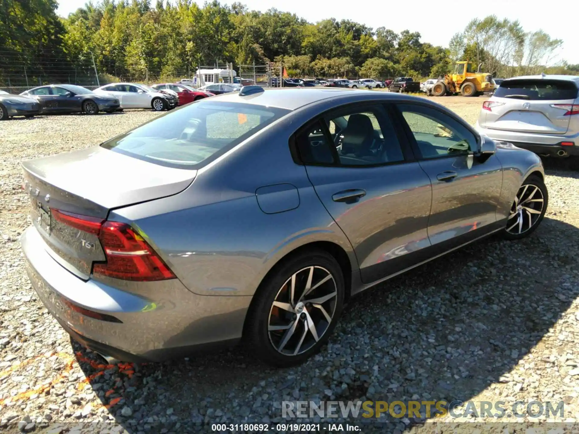 4 Photograph of a damaged car 7JRA22TK2LG045767 VOLVO S60 2020