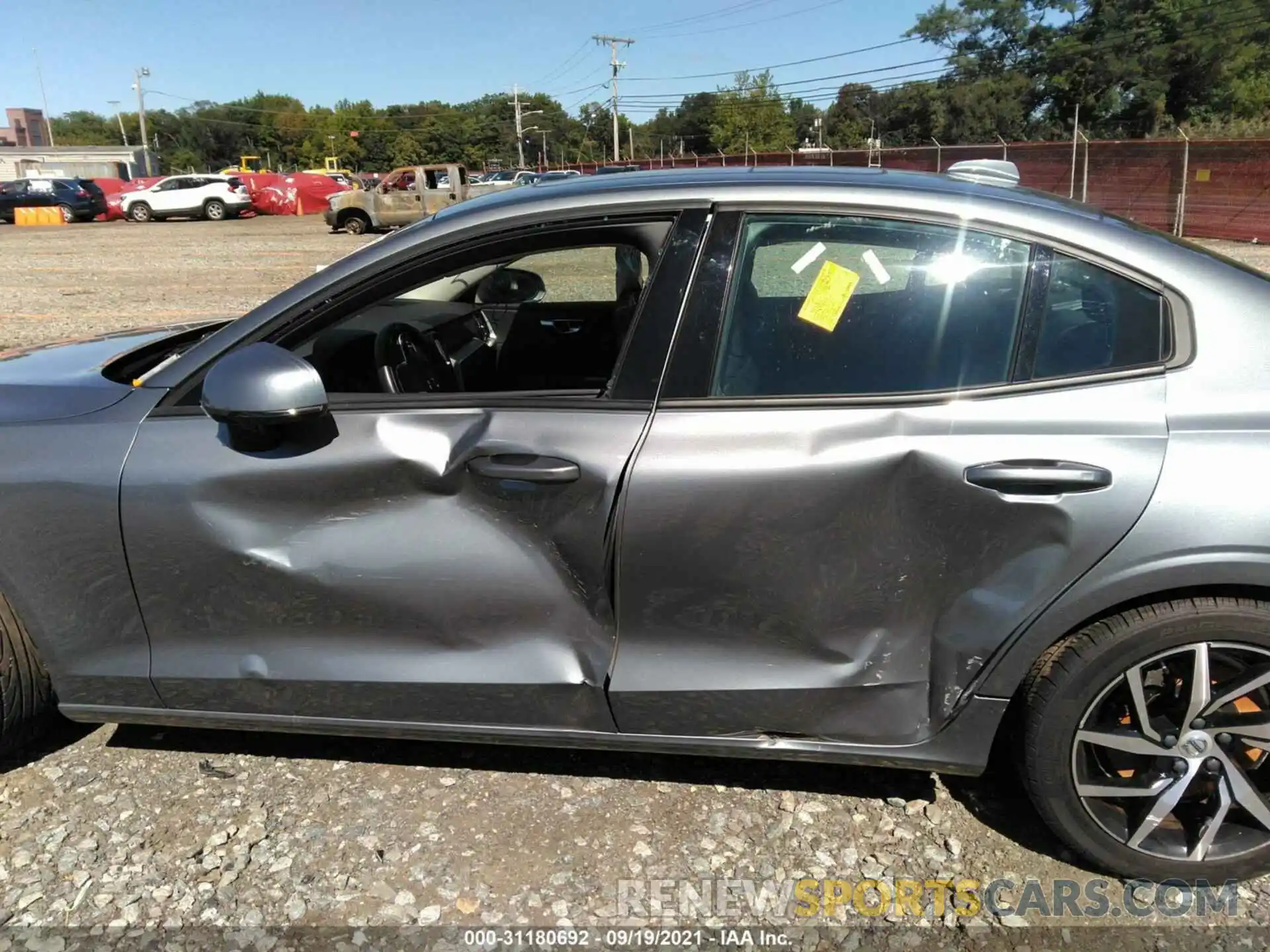 6 Photograph of a damaged car 7JRA22TK2LG045767 VOLVO S60 2020