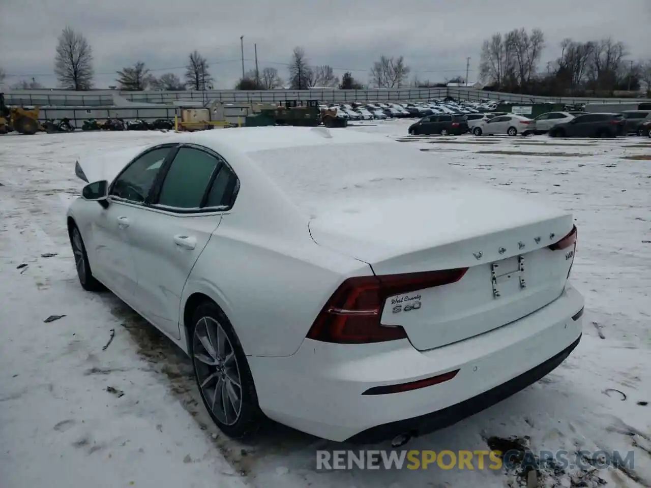 3 Photograph of a damaged car 7JRA22TK2LG067946 VOLVO S60 2020