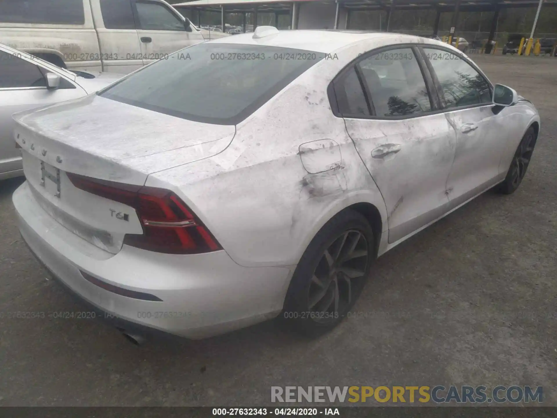 4 Photograph of a damaged car 7JRA22TK3LG033773 VOLVO S60 2020