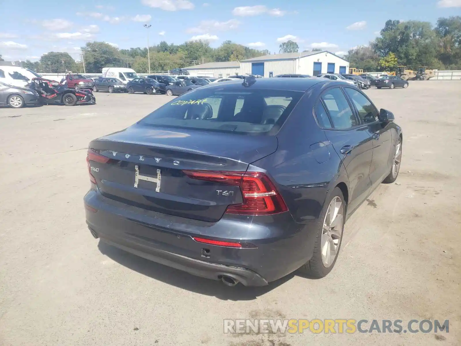 4 Photograph of a damaged car 7JRA22TK3LG040240 VOLVO S60 2020