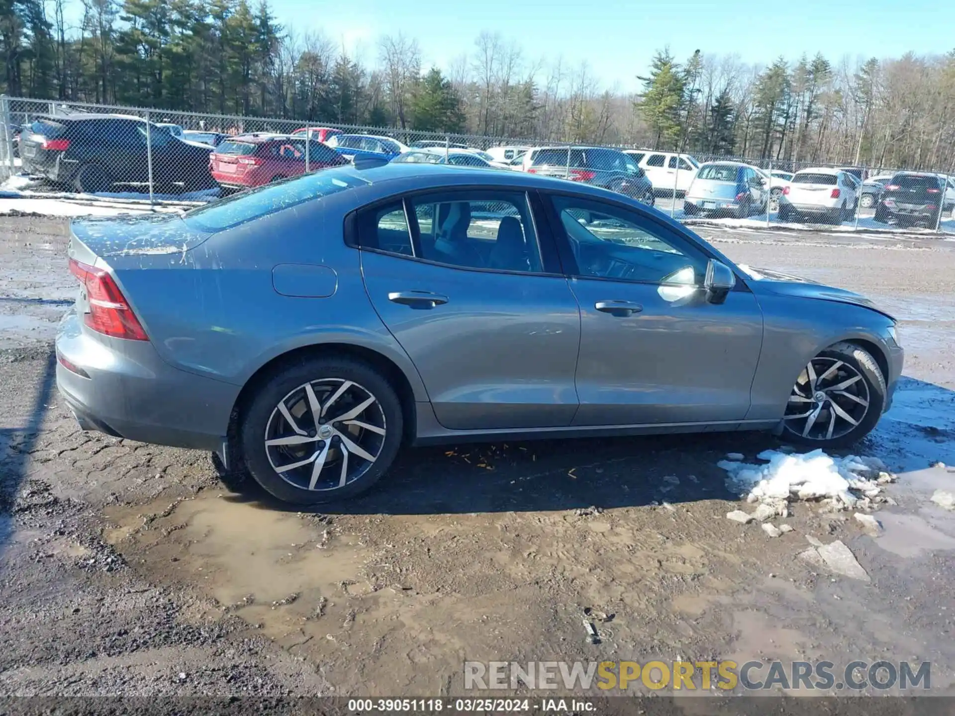 13 Photograph of a damaged car 7JRA22TK4LG033622 VOLVO S60 2020