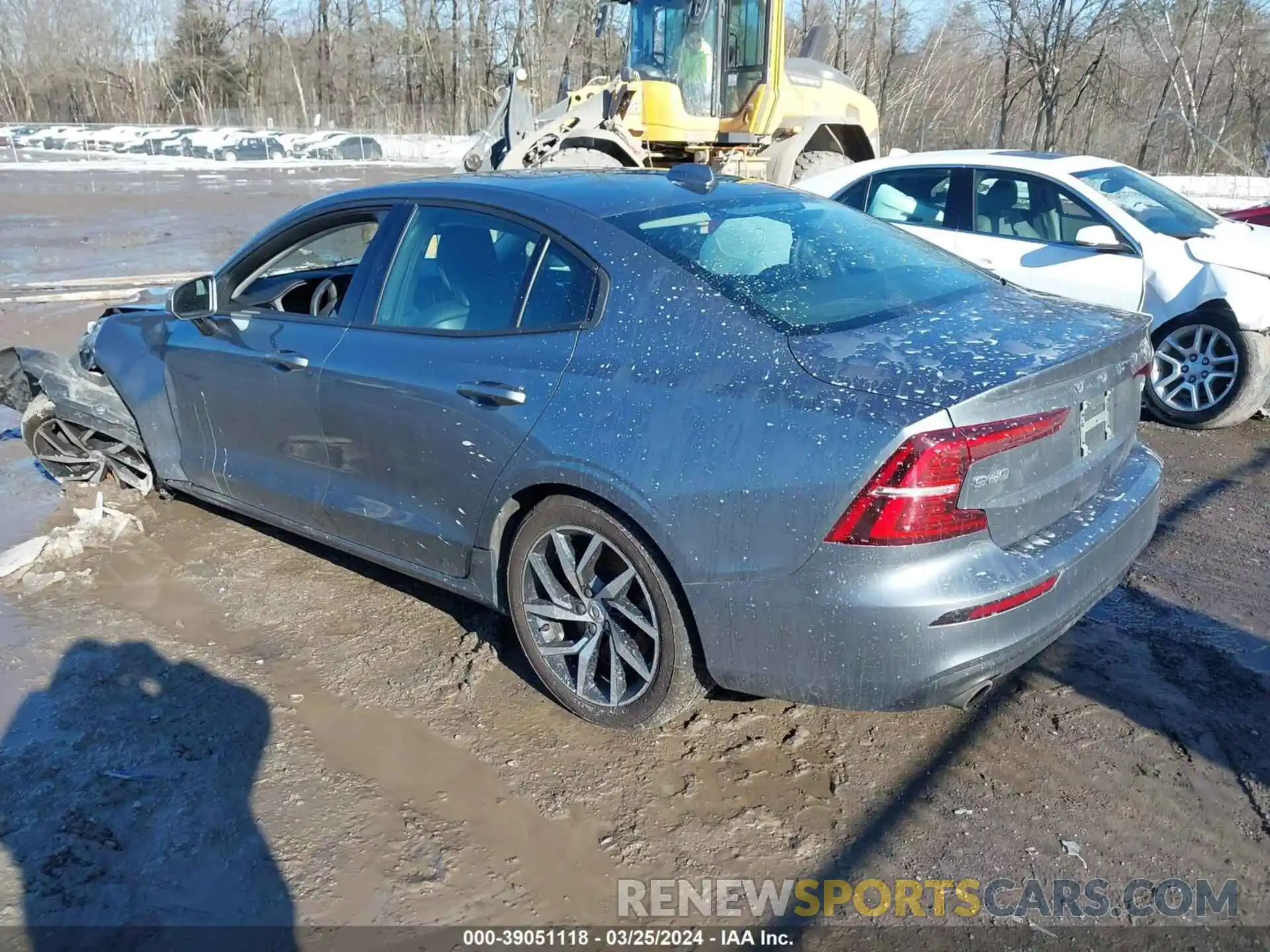 3 Photograph of a damaged car 7JRA22TK4LG033622 VOLVO S60 2020