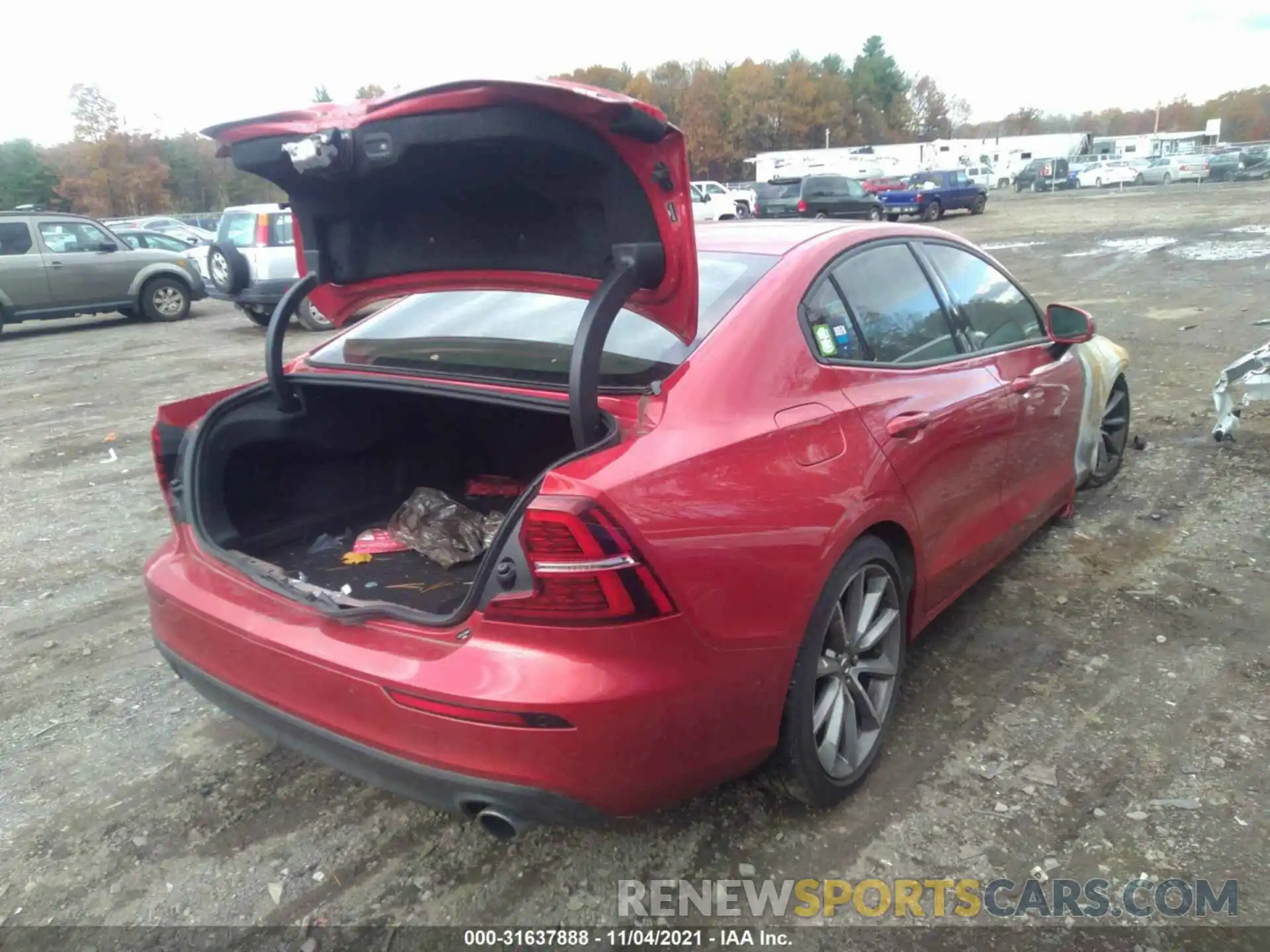 4 Photograph of a damaged car 7JRA22TK5LG048680 VOLVO S60 2020