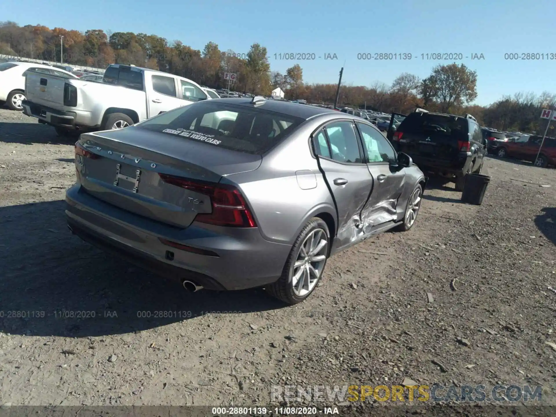 4 Photograph of a damaged car 7JRA22TK5LG050610 VOLVO S60 2020