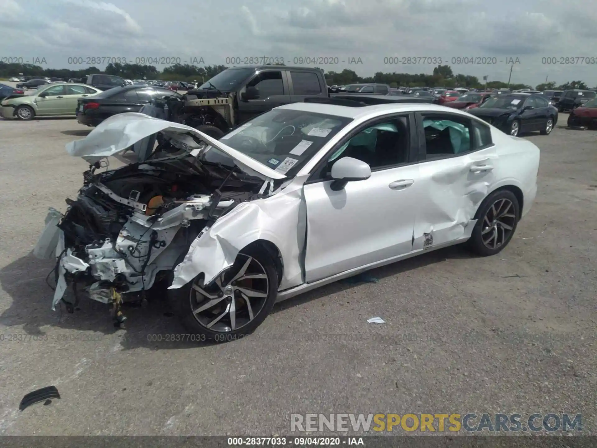 2 Photograph of a damaged car 7JRA22TK5LG057122 VOLVO S60 2020