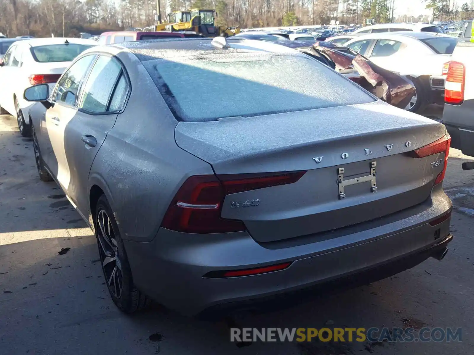 3 Photograph of a damaged car 7JRA22TK5LG057296 VOLVO S60 2020