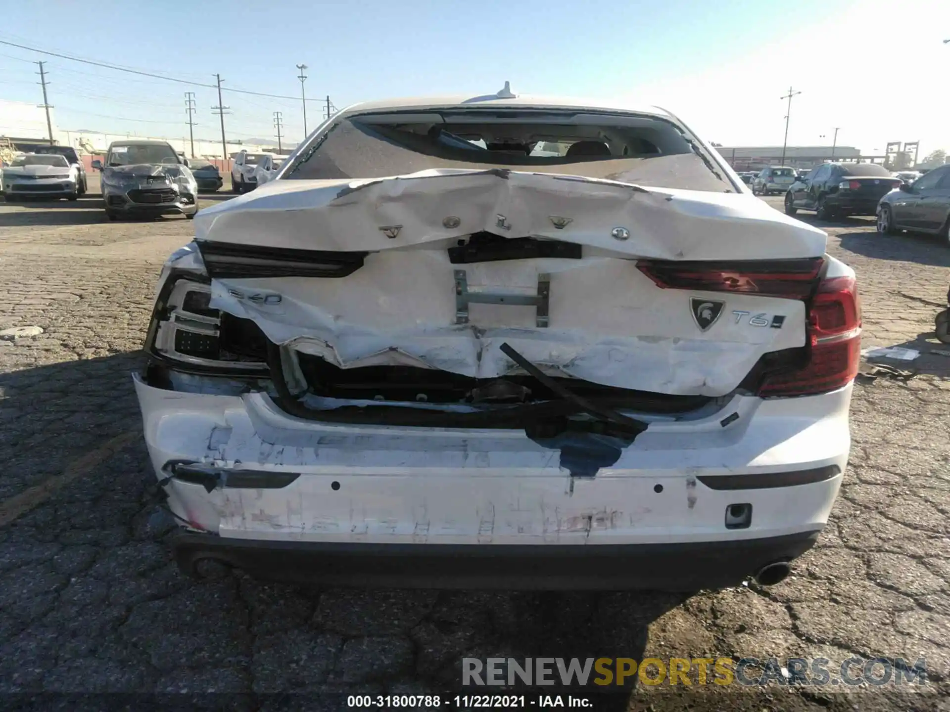 6 Photograph of a damaged car 7JRA22TK6LG031743 VOLVO S60 2020