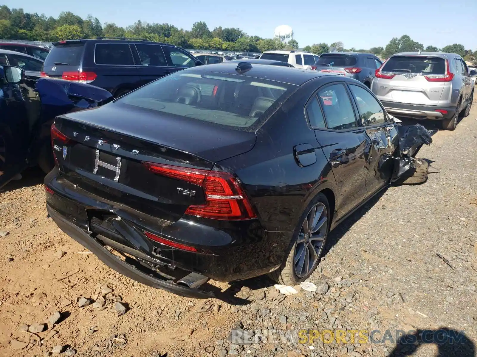 4 Photograph of a damaged car 7JRA22TK6LG039812 VOLVO S60 2020