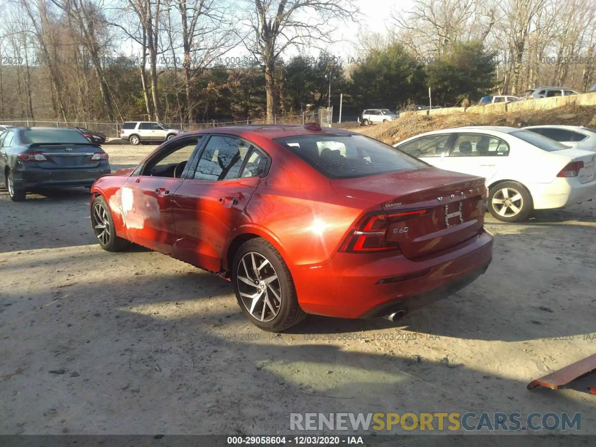 3 Photograph of a damaged car 7JRA22TK7LG045702 VOLVO S60 2020