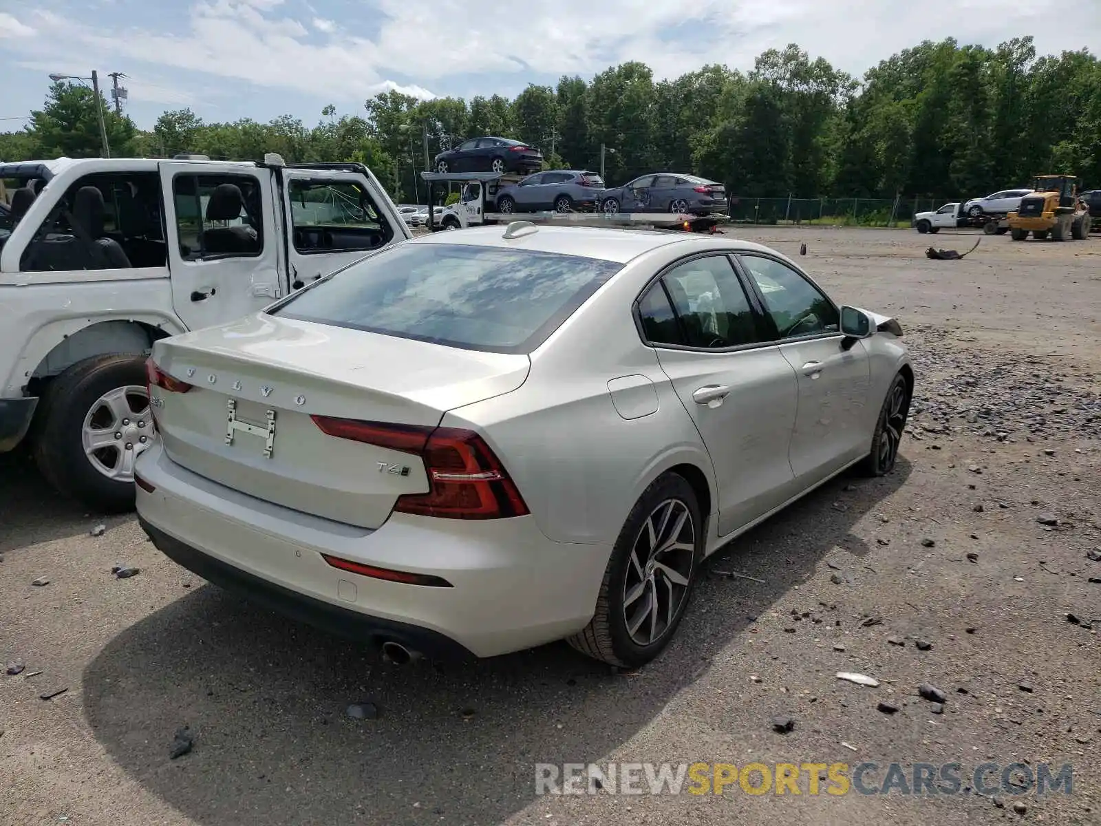 4 Photograph of a damaged car 7JRA22TK7LG072527 VOLVO S60 2020