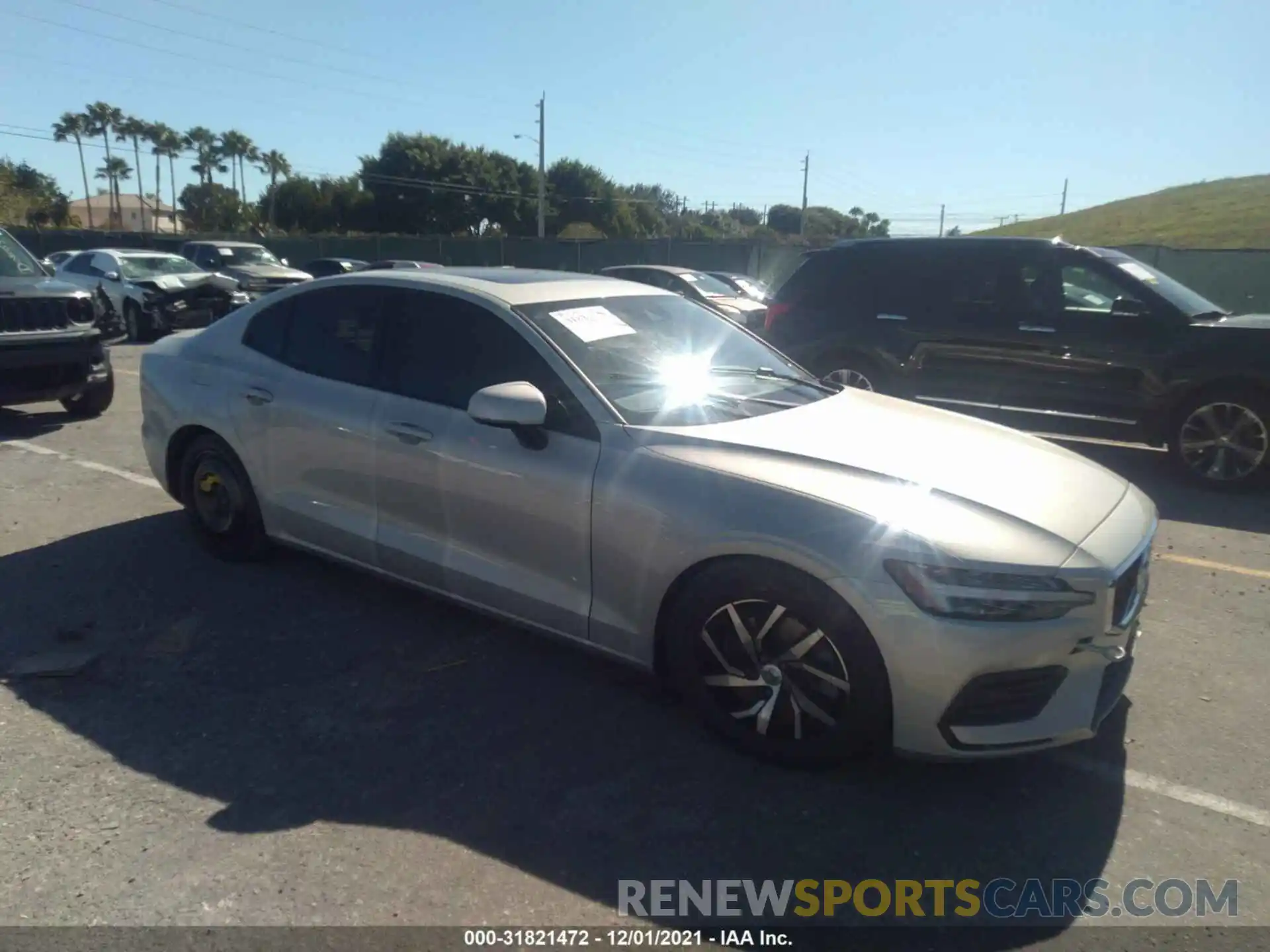 1 Photograph of a damaged car 7JRA22TK8LG035048 VOLVO S60 2020