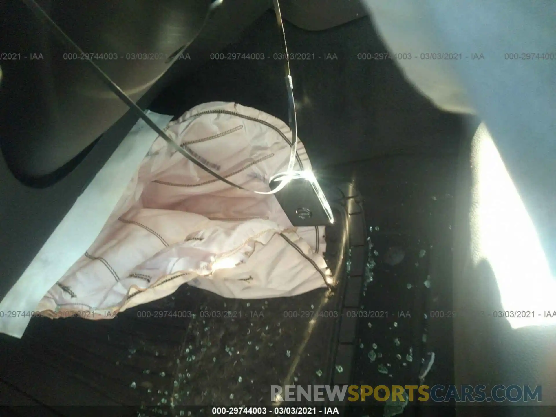11 Photograph of a damaged car 7JRA22TK8LG036006 VOLVO S60 2020