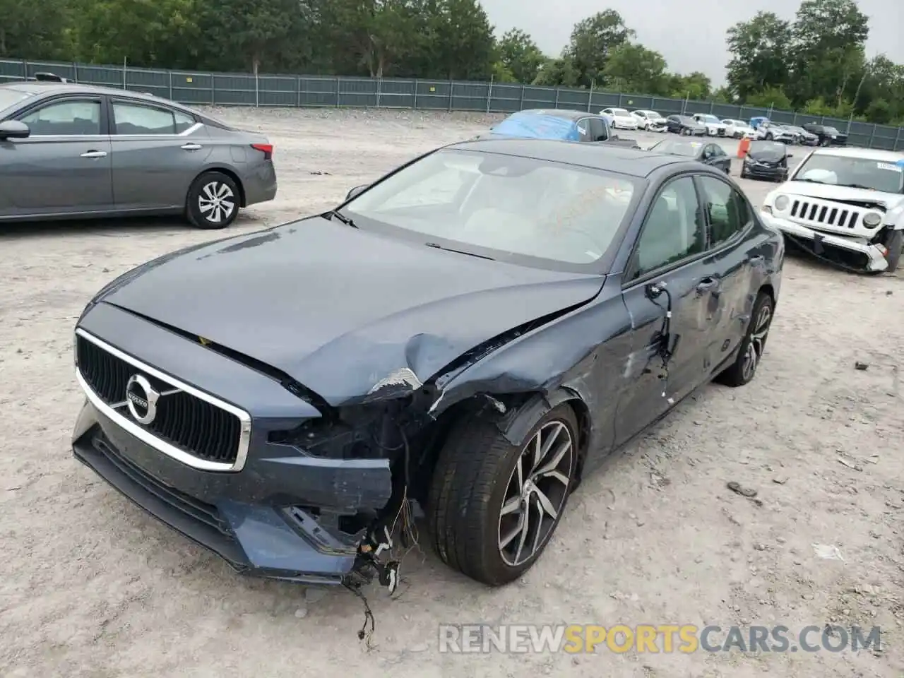 2 Photograph of a damaged car 7JRA22TK8LG060676 VOLVO S60 2020