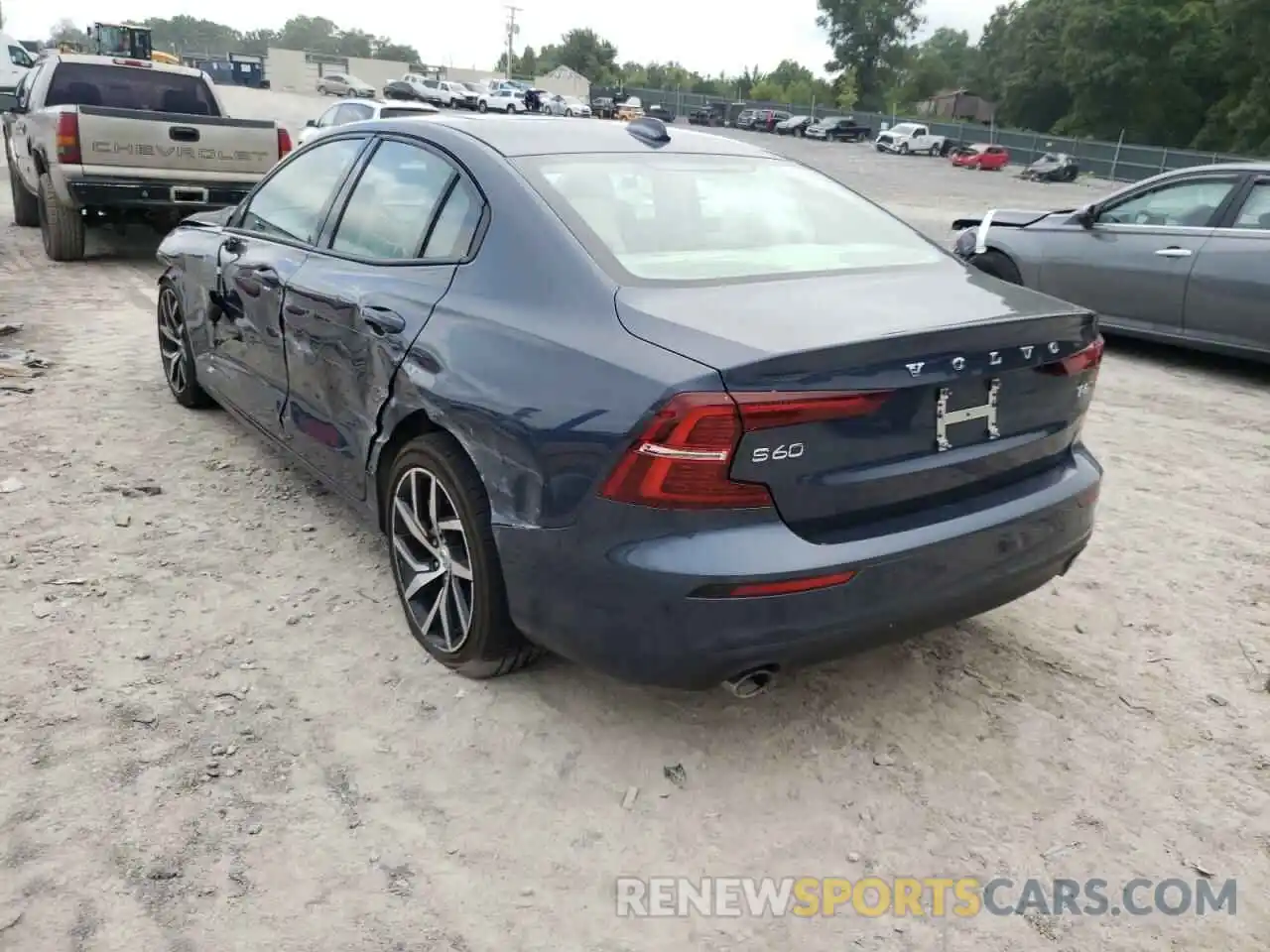 3 Photograph of a damaged car 7JRA22TK8LG060676 VOLVO S60 2020