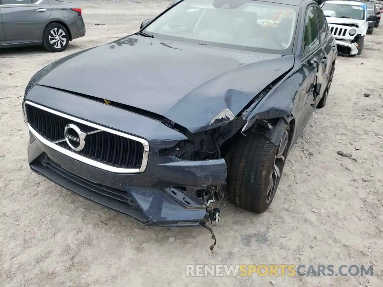 9 Photograph of a damaged car 7JRA22TK8LG060676 VOLVO S60 2020