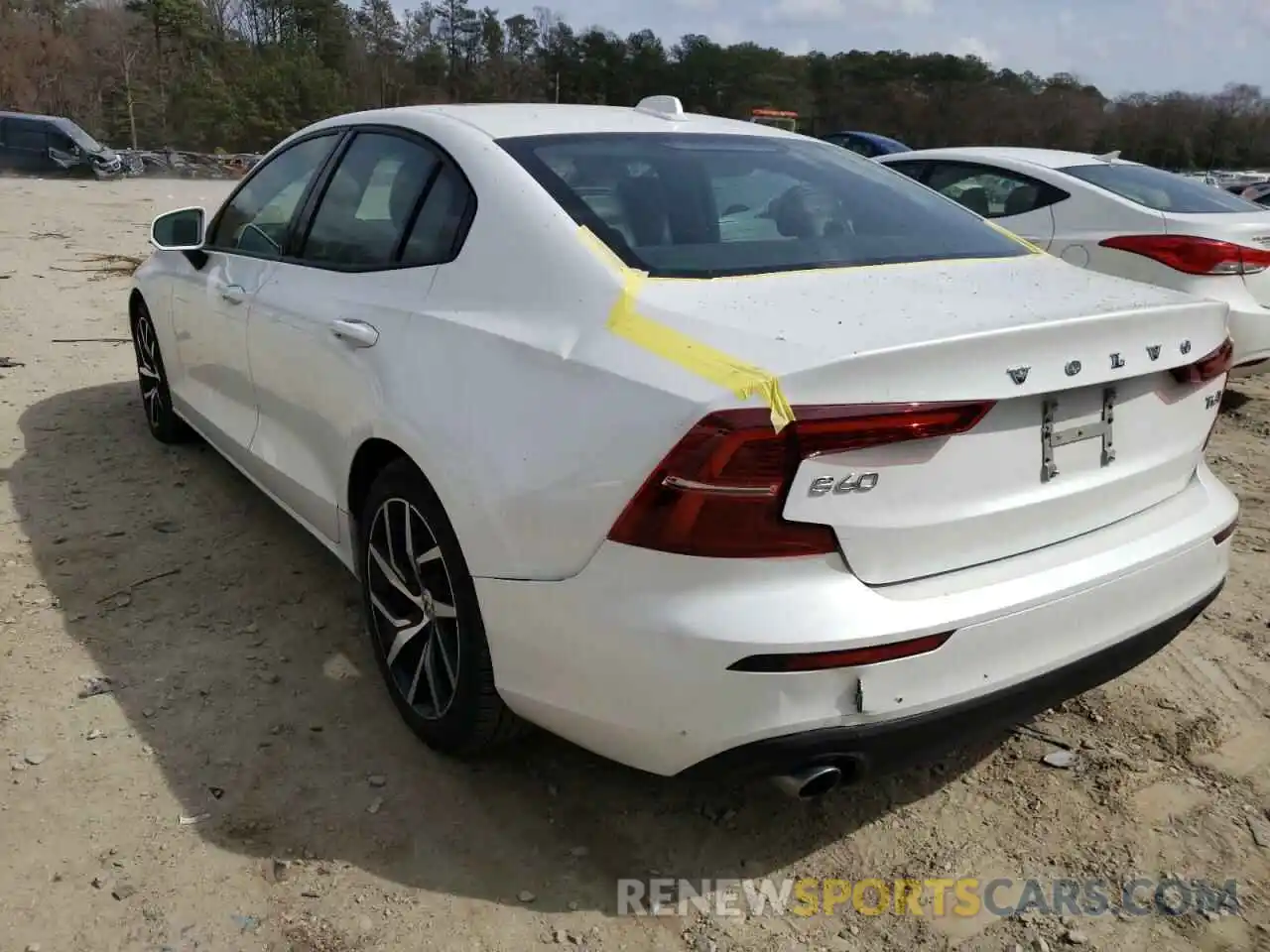 3 Photograph of a damaged car 7JRA22TK9LG043871 VOLVO S60 2020