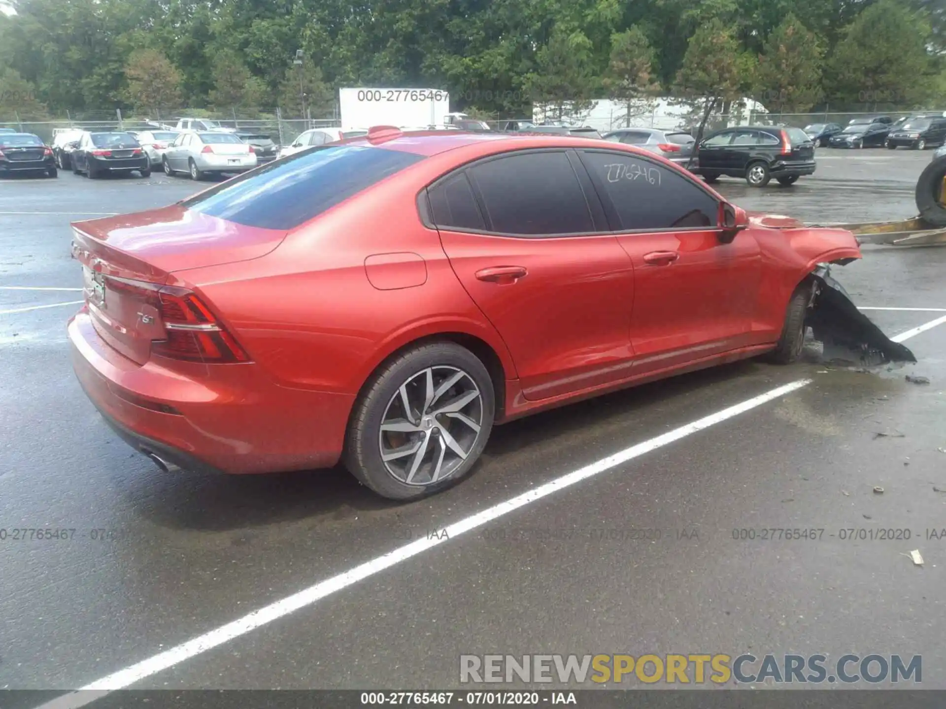 4 Photograph of a damaged car 7JRA22TKXLG032314 VOLVO S60 2020