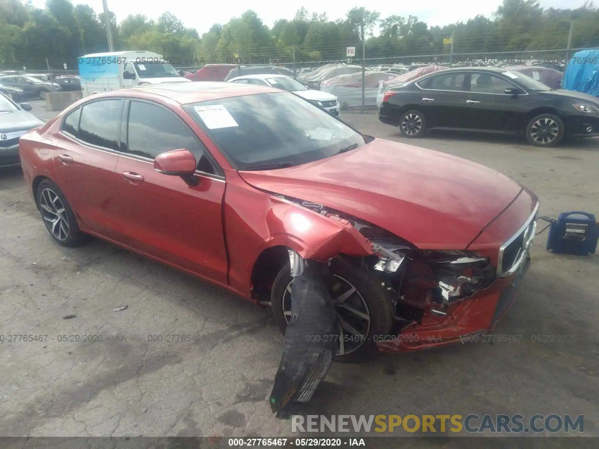 6 Photograph of a damaged car 7JRA22TKXLG032314 VOLVO S60 2020