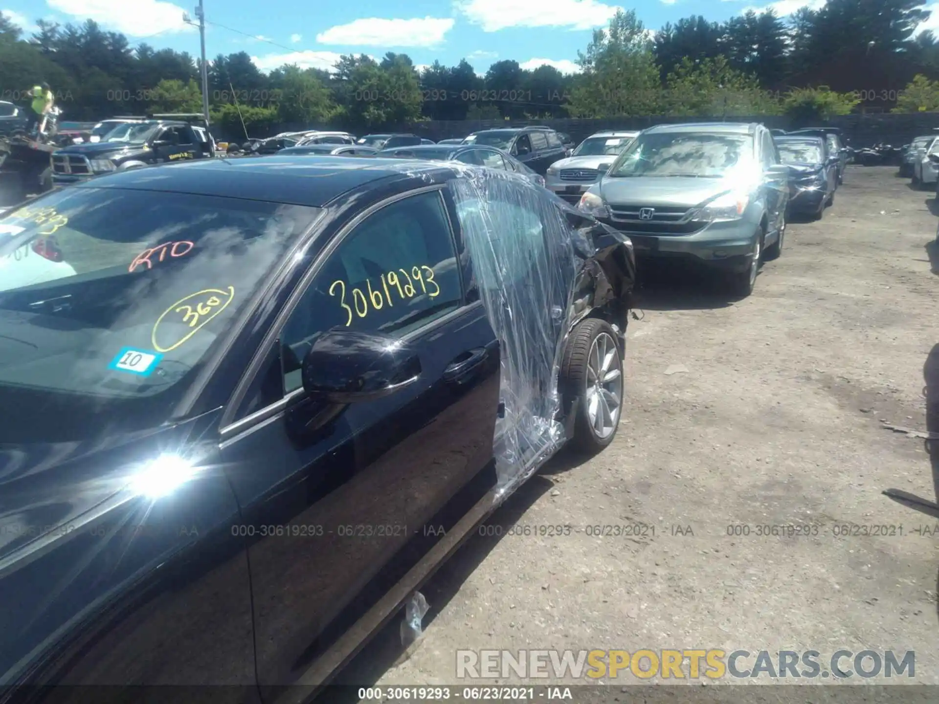 6 Photograph of a damaged car 7JRA22TKXLG045998 VOLVO S60 2020