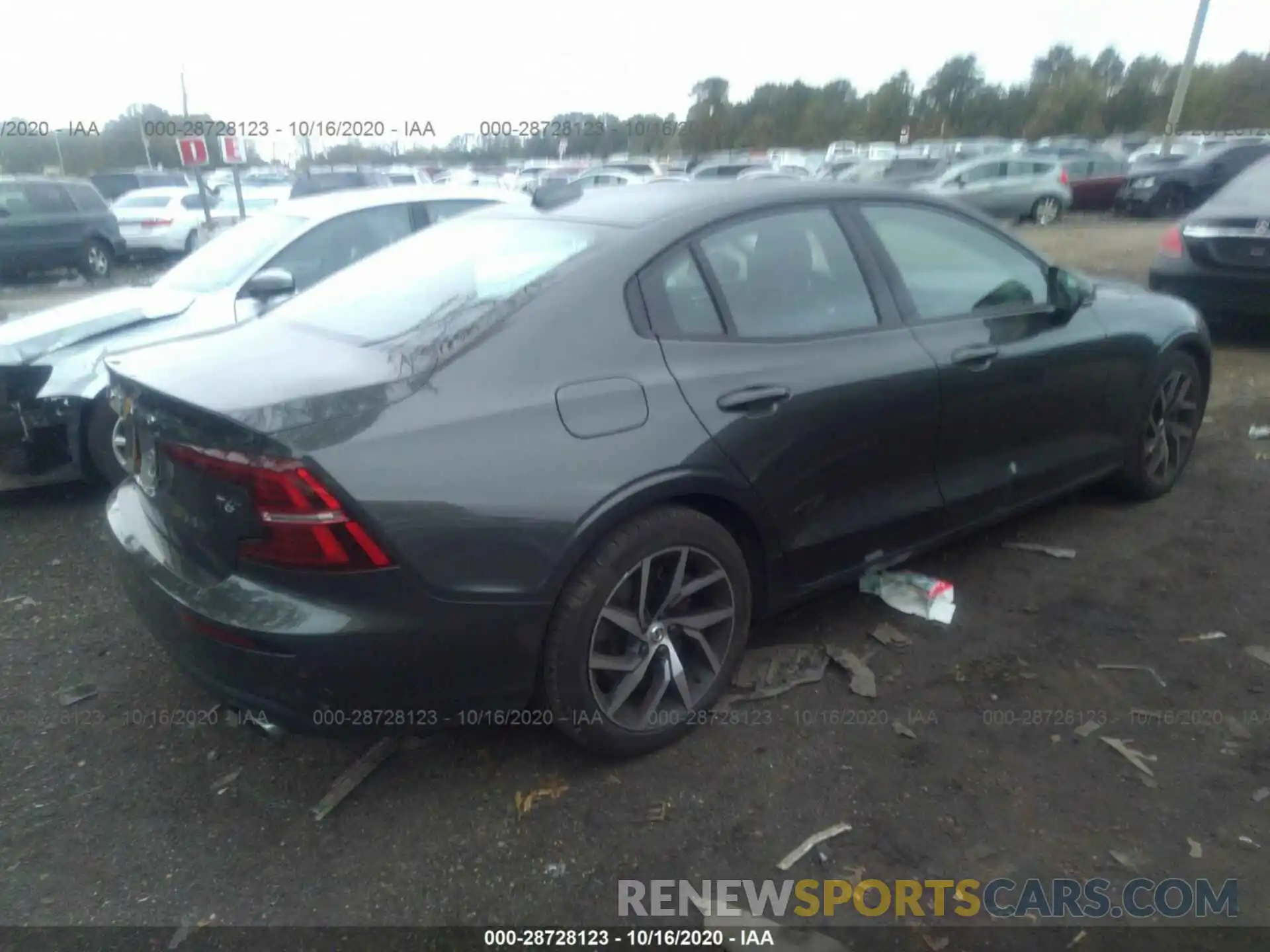 4 Photograph of a damaged car 7JRA22TKXLG057388 VOLVO S60 2020