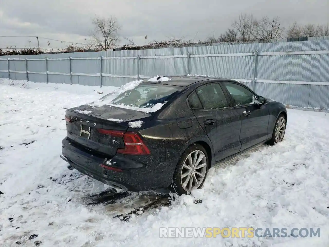 4 Photograph of a damaged car 7JRA22TKXLG057522 VOLVO S60 2020