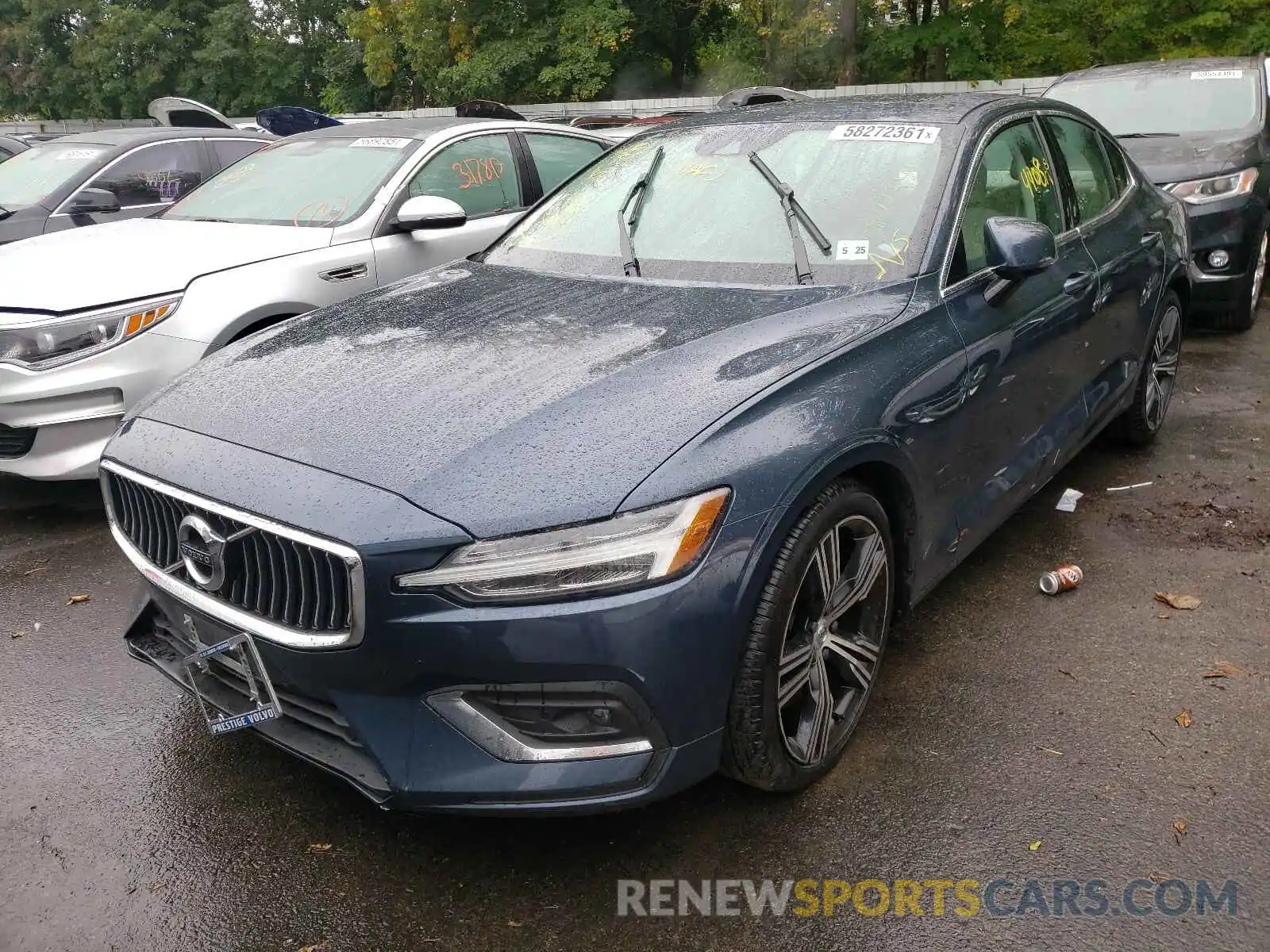 2 Photograph of a damaged car 7JRA22TL0LG064200 VOLVO S60 2020