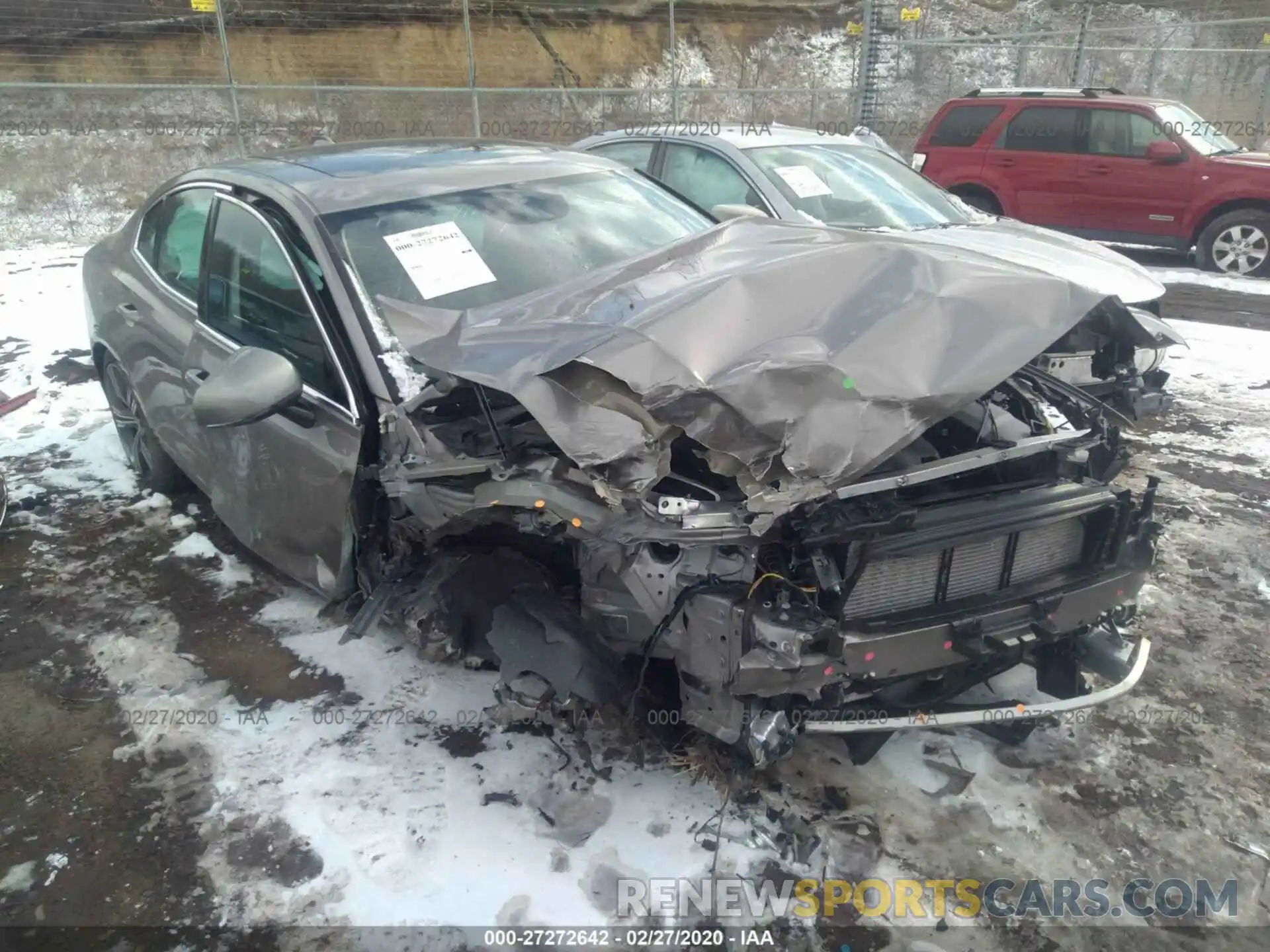 1 Photograph of a damaged car 7JRA22TL2LG032347 VOLVO S60 2020